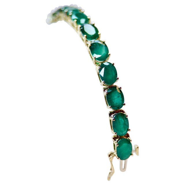 New - made in 2026 27ct natural Zambian oval cut Emeralds Each emerald is 6x8 / 1.25 ct 14 karat yellow gold, 16 grams 7...
