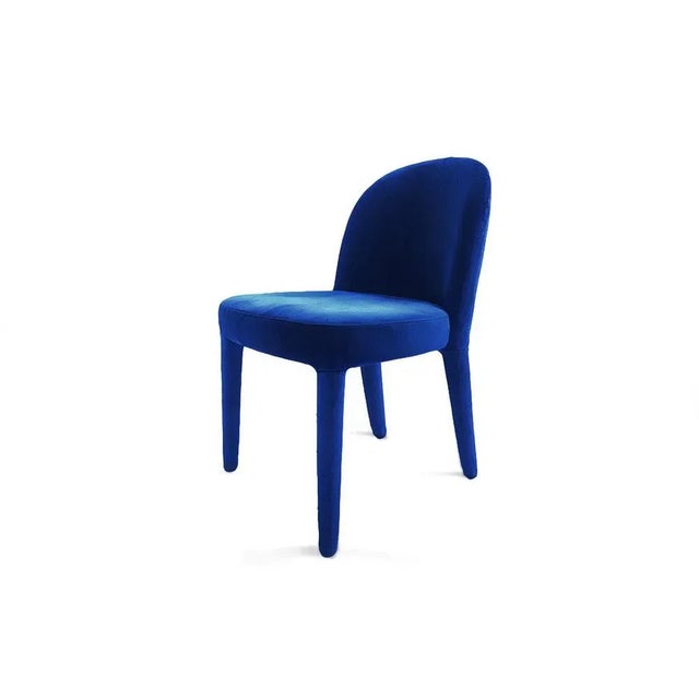 Dining Chair in Blue Velvet. Height 79 cm.Width 59 cm.Depth 57,5 cm.Seat height 46,5 cm.