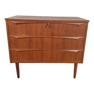 Small Mid-Century Scandinavian Chest of 3 Drawers in Teak, 1960s For Sale