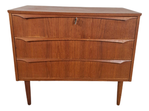 Small Mid-Century Scandinavian Chest of 3 Drawers in Teak, 1960s