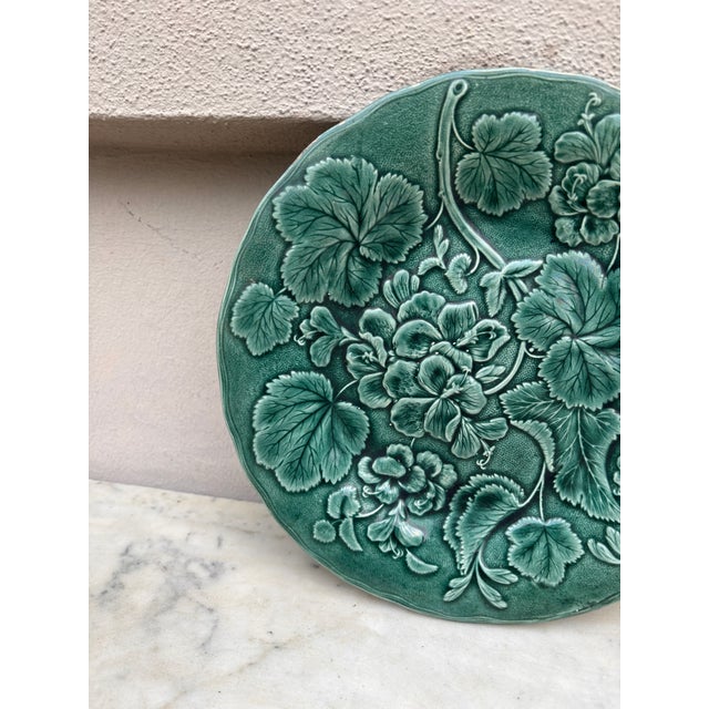 Victorian English Green Majolica Geranium Plate, Circa 1880 For Sale - Image 3 of 4
