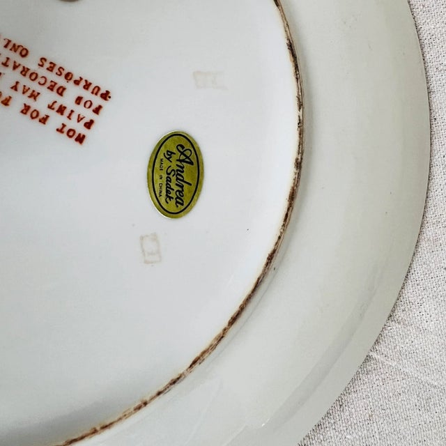 Traditional Andrea by Sadek Decorative Plate in Floral Pattern For Sale - Image 3 of 4