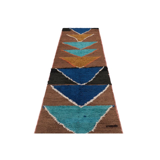 1950s Vintage Moroccan Runner Rug in Brown With Chevron Patterns - Rug & Kilim For Sale - Image 5 of 8
