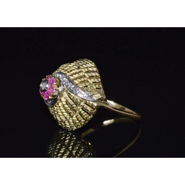 Contemporary Vintage Natural .50Cts VS G Diamond Ruby 18K Solid Gold 2 Tone Bombay Dome Ring, size 7.25 For Sale - Image 3 of 11