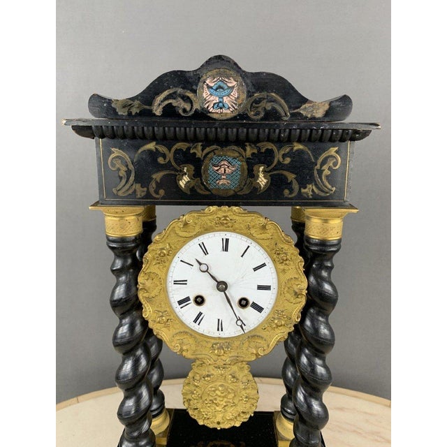We are proud to present a 19th-century period clock, a remarkable example of the craftsmanship of that era. This exquisite...