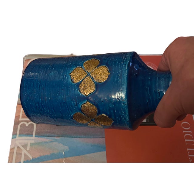 Mid-Century Modern Two Aldo Londi Vases in Rimini Blue With Mettalic Clovers For Sale - Image 3 of 11