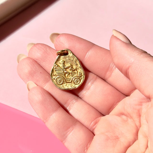 Gold Vintage 1960s Italian 18k Ford Model T Pendant, Open Roadster, Commercial Roadster, Runabout For Sale - Image 8 of 8