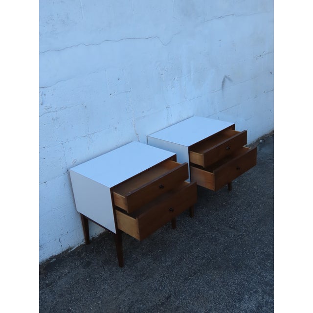 America of Martinsville Mid Century Modern Two Tones Nightstands a Pair 6298 For Sale - Image 13 of 18
