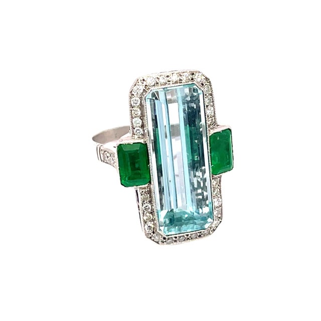 Early 21st Century Platinum 9.50 Carat Aquamarine, Emerald and Diamond Ring, Size 7 For Sale - Image 5 of 6
