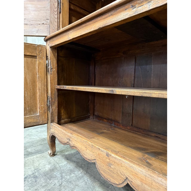 Antique 19th Century French Carved Pine Buffet Deux-Corps With Floral and Bird Motifs For Sale - Image 17 of 18