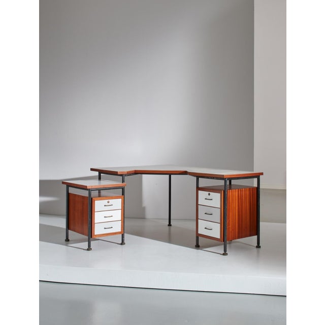 Metal Corner Desk in Painted Metal, Wood, Formica, and Brass by Sergio Coradeschi, 1950s For Sale - Image 7 of 7