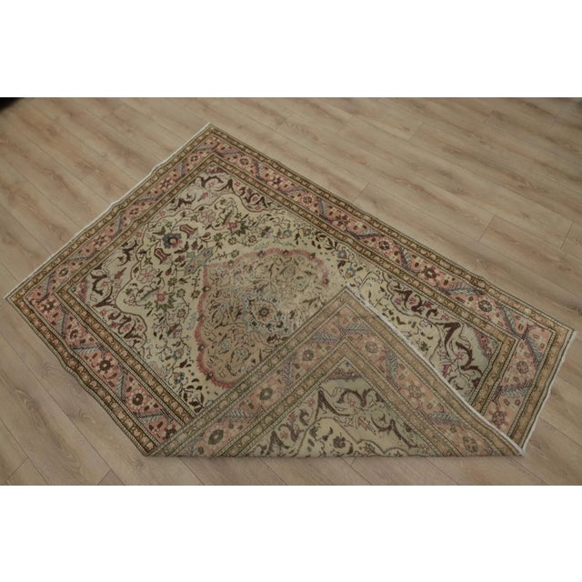 1980s Turkish Pink Medallion Kayseri Rug For Sale - Image 4 of 12