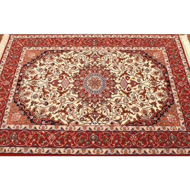Middle Eastern Rug in Wool For Sale - Image 6 of 11