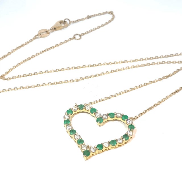 14k Yellow Gold Heart Necklace With Emeralds and Diamonds For Sale - Image 4 of 10