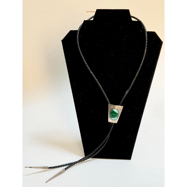 American Native American Turquoise Style, Malachite & Onyx Inlaid Silver Bolo Tie 1960s For Sale - Image 3 of 8