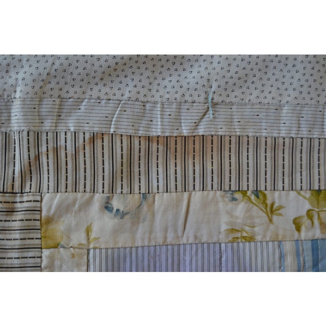 Early Log Cabin Quilt With a "Barn Raising" Layout For Sale - Image 14 of 15
