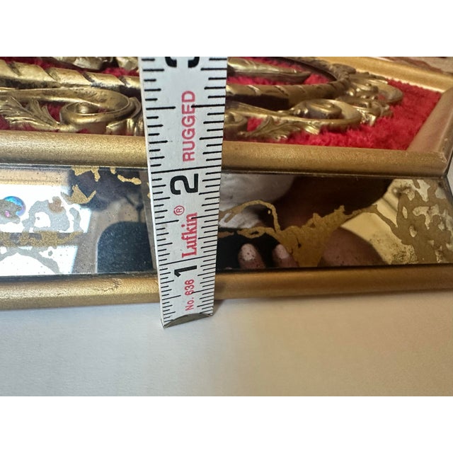 Red Vintage Courting Couple Wall Plaques – Set of 2, Red Velvet, Gold Rococo Scrollwork For Sale - Image 8 of 10