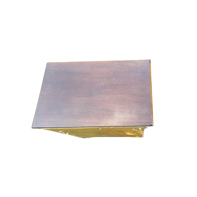 Georgian Style Mahogany Banded Wood Three-Drawer Nightstand For Sale - Image 9 of 16