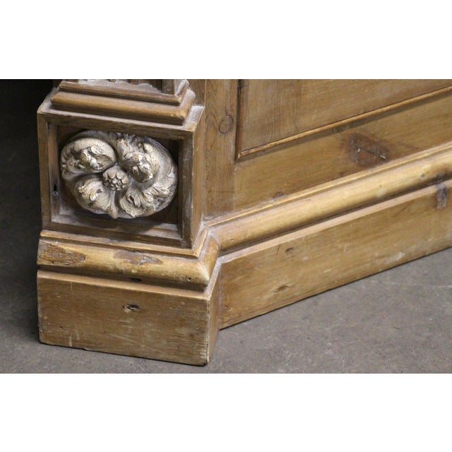 Early 20th Century Georgian Revival Knotty Pine Alcove Cabinet For Sale - Image 6 of 13