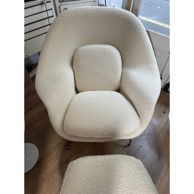 Set of Womb Chair and Ottoman by Eero Saarinen for Knoll International, 2010s For Sale - Image 14 of 15