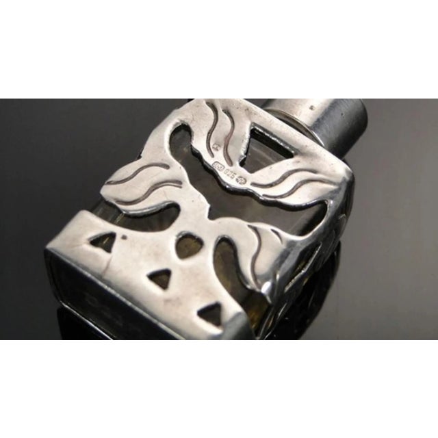 German Art Deco Silver Perfume Bottle, 1930s, in Very Good conditions. Designed 1920 to 1949