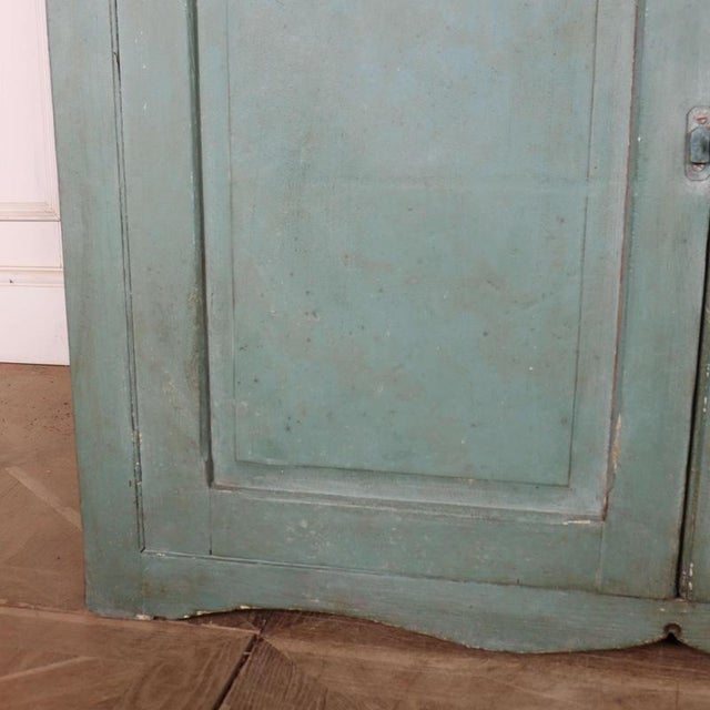 Blue Scottish Glazed Kitchen Cabinet in Pine For Sale - Image 8 of 14