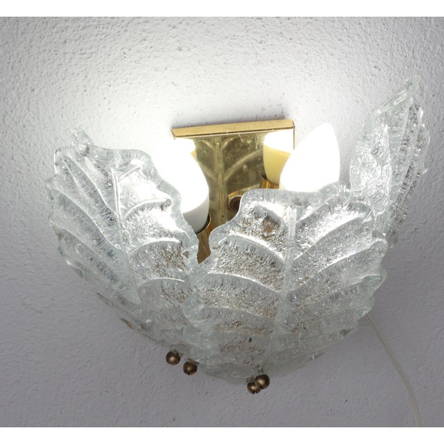 1970s Taormina, Elegant Murano Wall Light Transparent Leaves - Set of 2 For Sale - Image 6 of 16