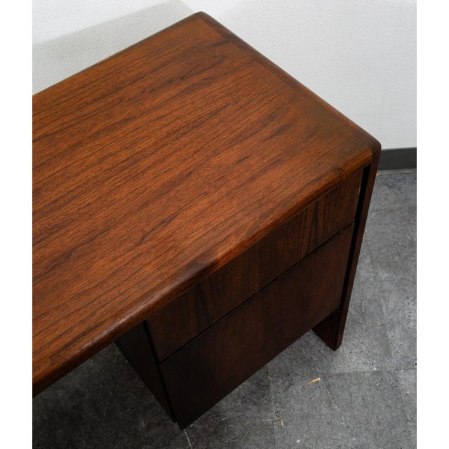 Mid Century Modern Desk Office Credenza Walnut 5 Drawer Wood File Vintage MCM For Sale - Image 9 of 11