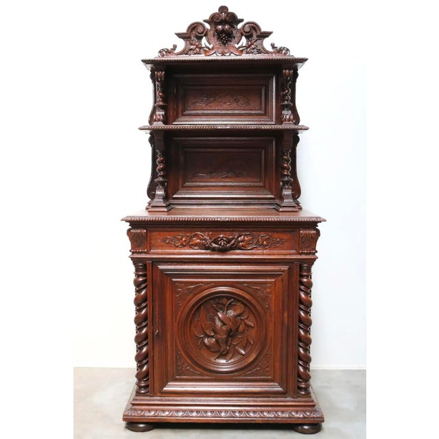 Antique FrenchHunting Cabinet in Barley Twist Oak, 1880 For Sale - Image 4 of 15