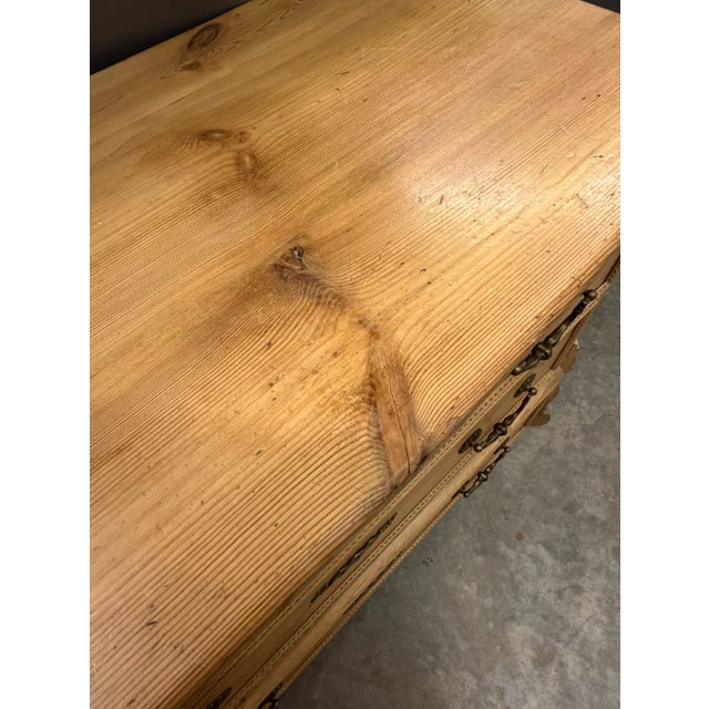 Wood English Mid 19th Century Pine Serpentine Chest of Drawers With Hand Cut Dovetails, Circa 1860 For Sale - Image 7 of 14