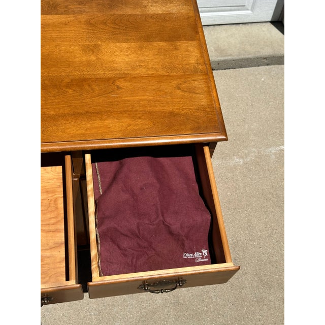 Vintage 1960s Ethan Allen by Baumritter Solid Maple & Birch Buffet / Dresser – Early American Collection For Sale - Image 6 of 12