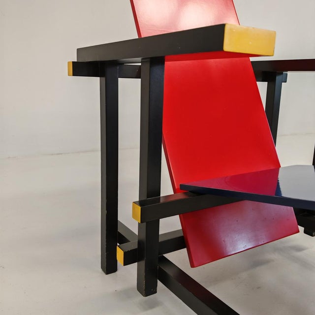 1980s Red and Blue Maestri Series Armchair by Gerrit Thomas Rietveld for Cassina, 1980s For Sale - Image 5 of 18