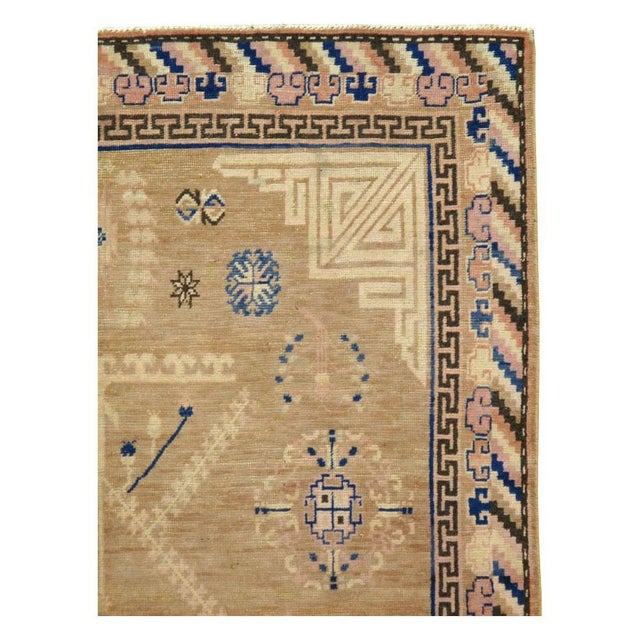 Rustic Galerie Shabab Collection Early 20th Century Handmade Khotan 5' X 9' Light Brown Gallery Rug For Sale - Image 3 of 9
