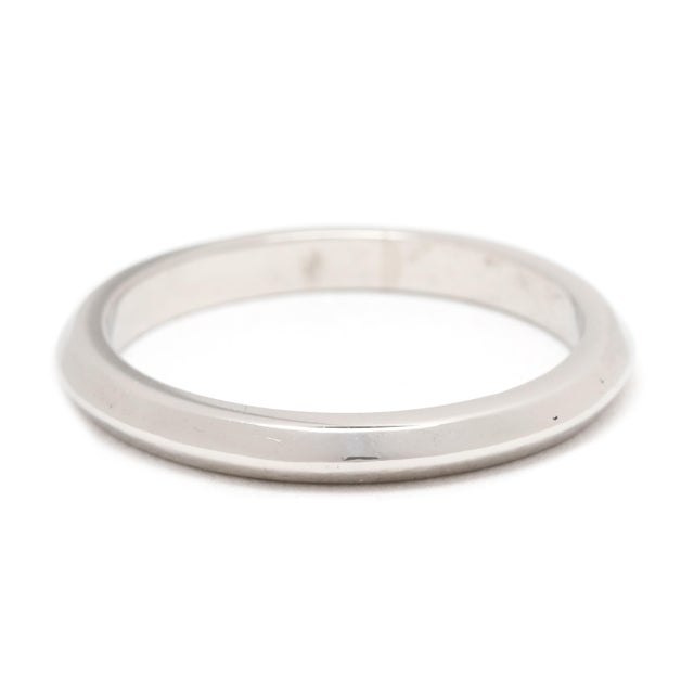 Modern Knife Edge Band Ring, Platinum, Ring Size 5.25 For Sale - Image 3 of 6
