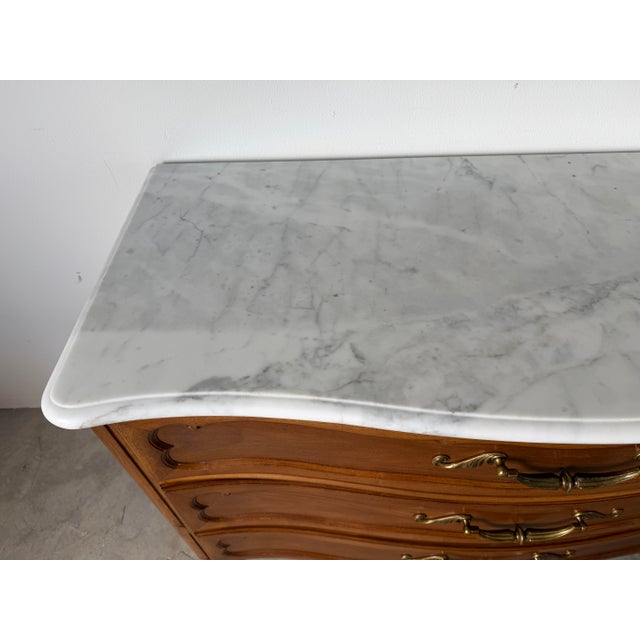 1960s Vintage French Provincial Louis XV Style Walnut & White Marble Top Three-Drawer Commode For Sale - Image 12 of 17