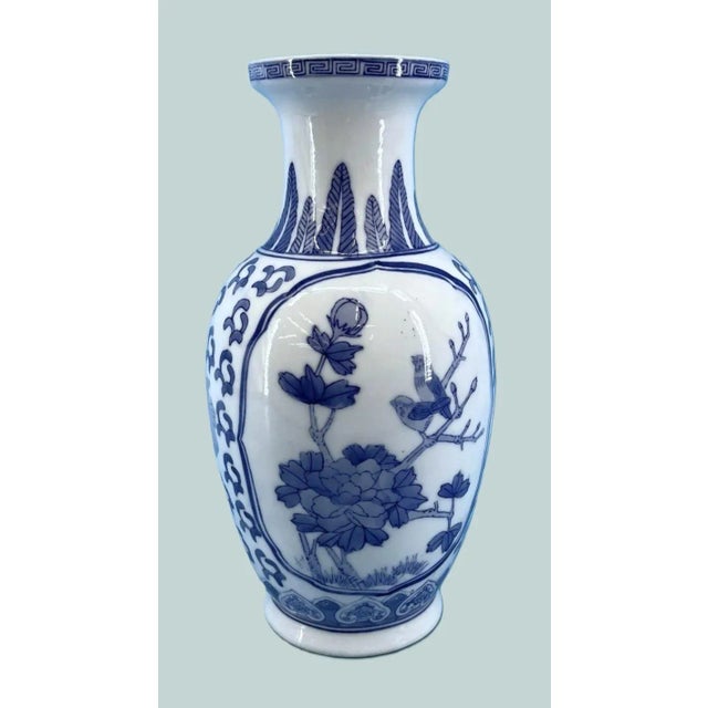 Ceramic Large Vintage Pair of Chinoiserie Blue & White Chinese Vases For Sale - Image 7 of 10
