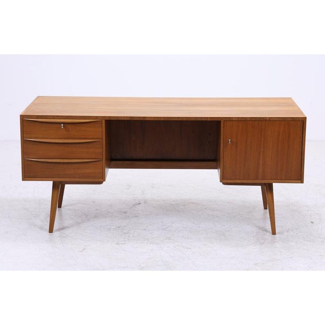 Vintage Desk in the style of Hellerau For Sale - Image 3 of 18