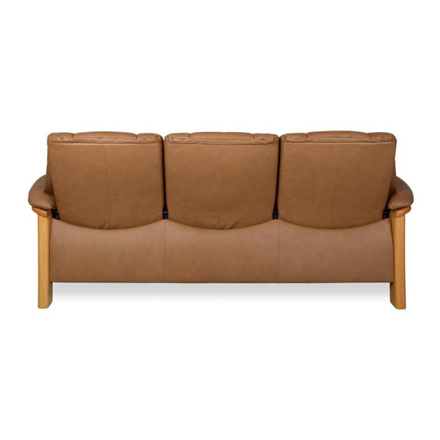 Windsor Three-Seater Leather and Wood Sofa in Brown Cognac with Manual Reclining Function from Stressless For Sale - Image 17 of 18