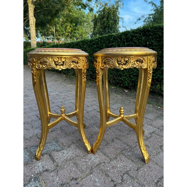 French 1950s French Louis XVI Gold Beech Marble Side Tables Pair For Sale - Image 3 of 11