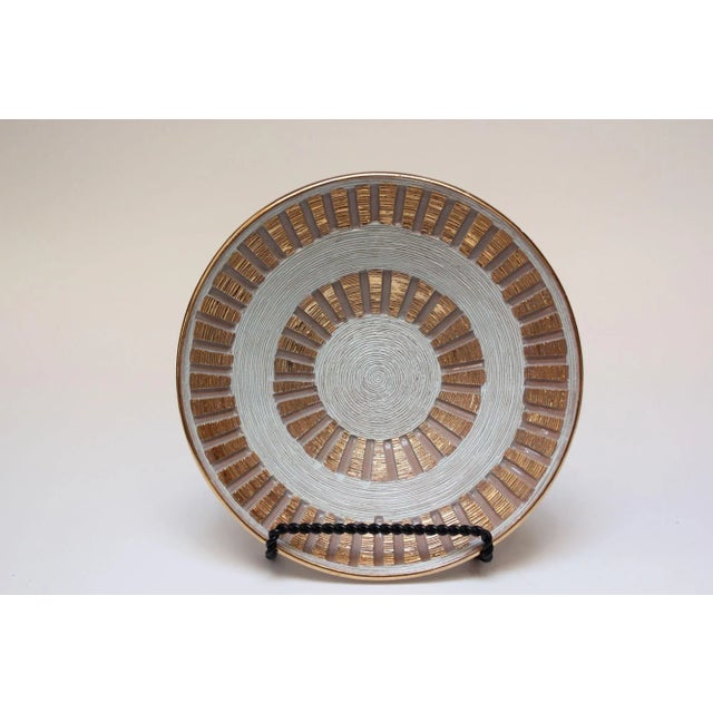 1950s Italian Gold Glazed Incised Charger by Fratelli Fanciullacci for Elbee For Sale - Image 5 of 12