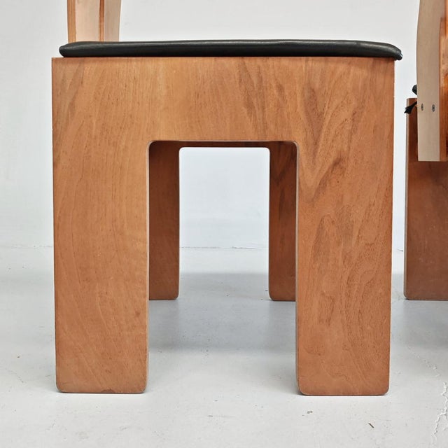 Wood Walnut and Black Leather Model 765 Chair by Carlo Scarpa for Bernini, 1970s, Set of 2 For Sale - Image 7 of 18