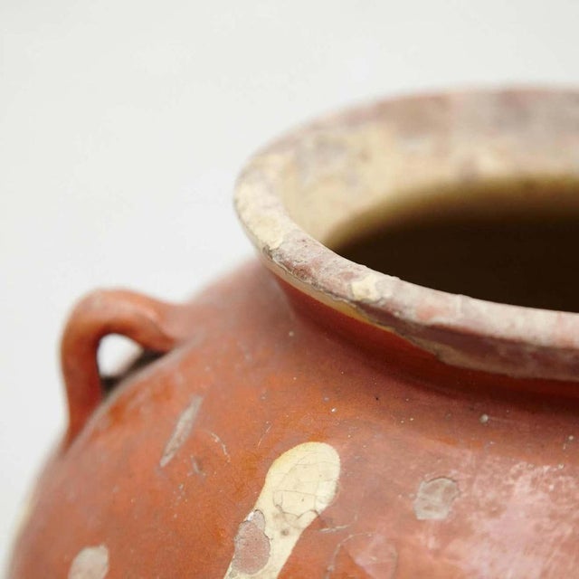 19th Century Hand Painted Rustic Popular Traditional Ceramic Vases, Set of 2 For Sale - Image 11 of 18