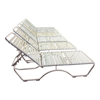 1950-1960’s Mid-Century Modern Set of 6 Tropitone Kahana Stackable Chaise Lounges W/Vinyl Straps & Aluminum Frame For Sale
