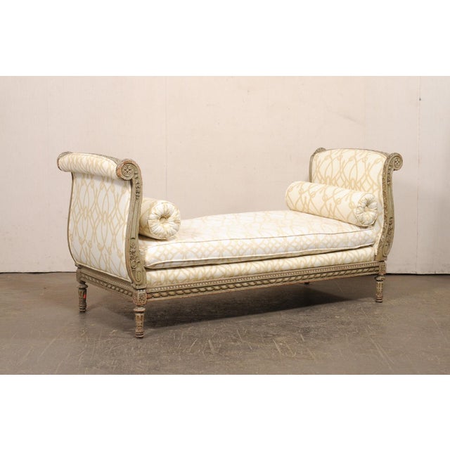 Early 20th Century French Récamier Painted Wood Daybed For Sale - Image 4 of 12