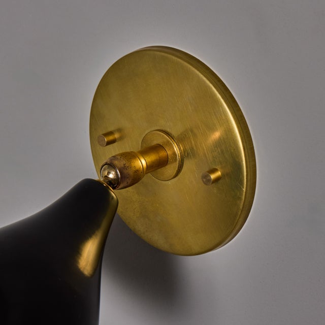 1960s 1960s Gino Sarfatti Model #26b Black and Brass Wall Lamp for Arteluce For Sale - Image 5 of 18