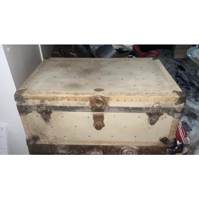 Rogers & Madison Trunk Corp., an American company based in Petersburg, Virginia. This antique steamer travel trunk...