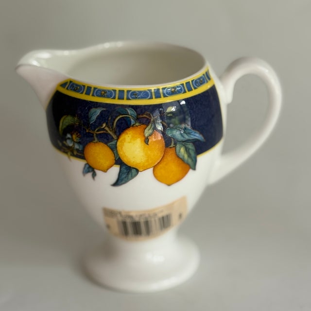 Vintage item from the 1990s, from England Item: Milk jug 0.15L Manufacturer: Wedgwood Series: CITRONS Condition: Unused,...