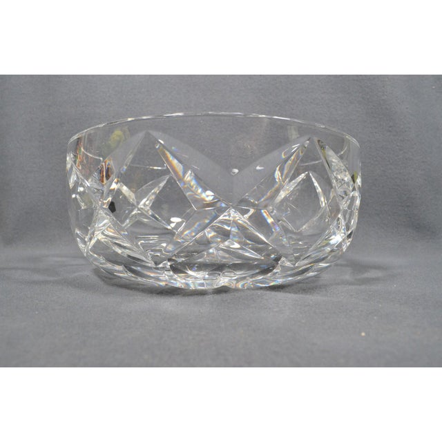 Saint-Louis, France 20th century Hand-cut clear crystal Elegant vintage French hand-cut crystal centerpiece bowl by the...