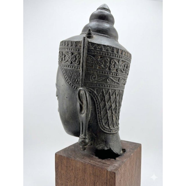 Early 20th Century Vintage Bronze Crowned Buddha Head in Thai Ayutthaya Style. Wood Base Sculpture For Sale - Image 5 of 6