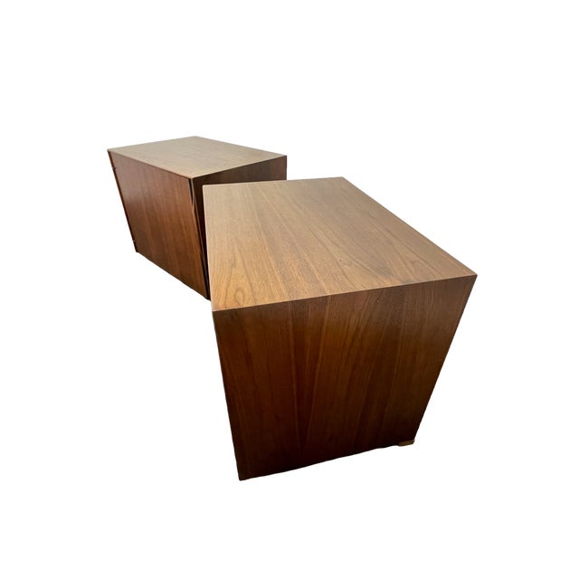 Pair of Walnut Nightstands Attributed to John Kapel for Glenn of California, 1960s For Sale - Image 12 of 15